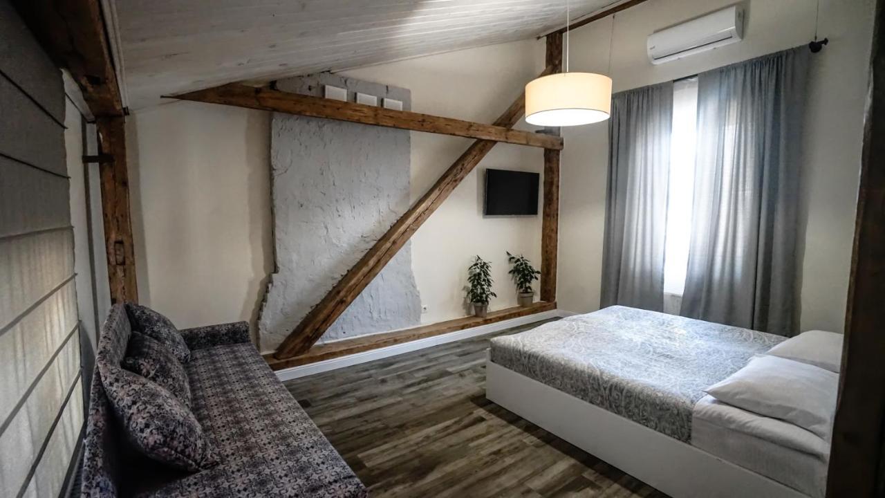 Hotel N°10 リヴィウ エクステリア 写真