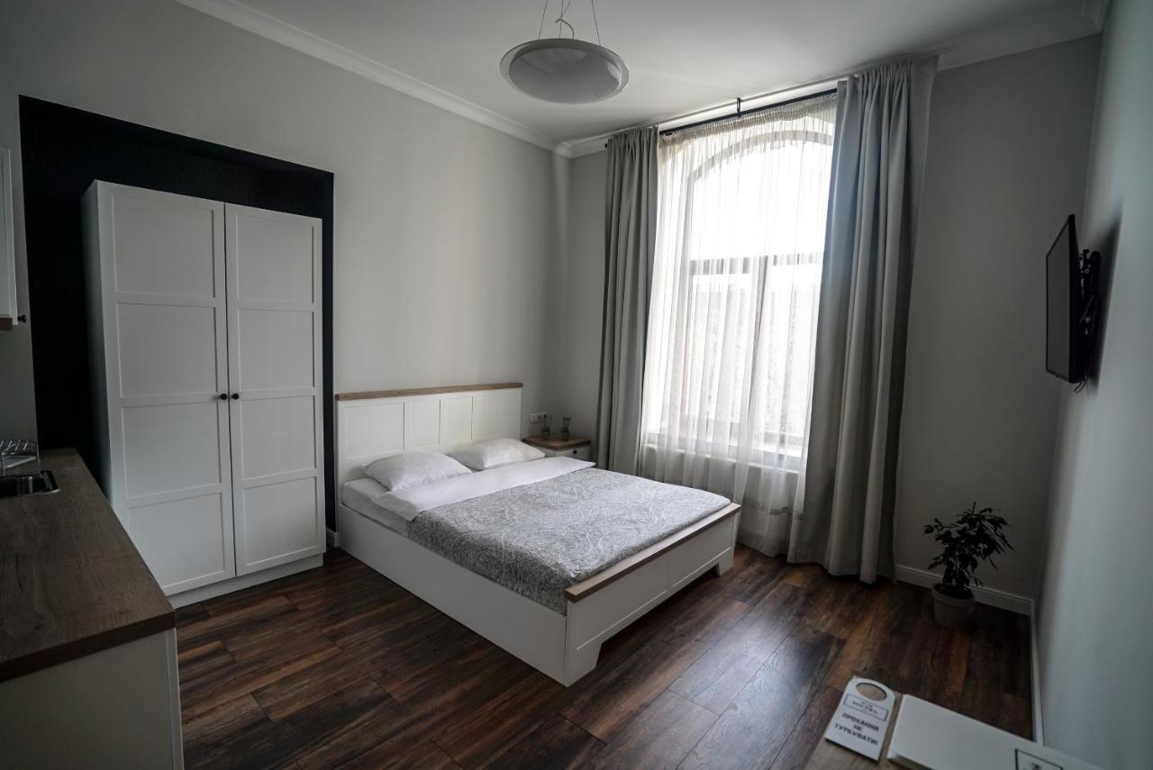 Hotel N°10 リヴィウ エクステリア 写真