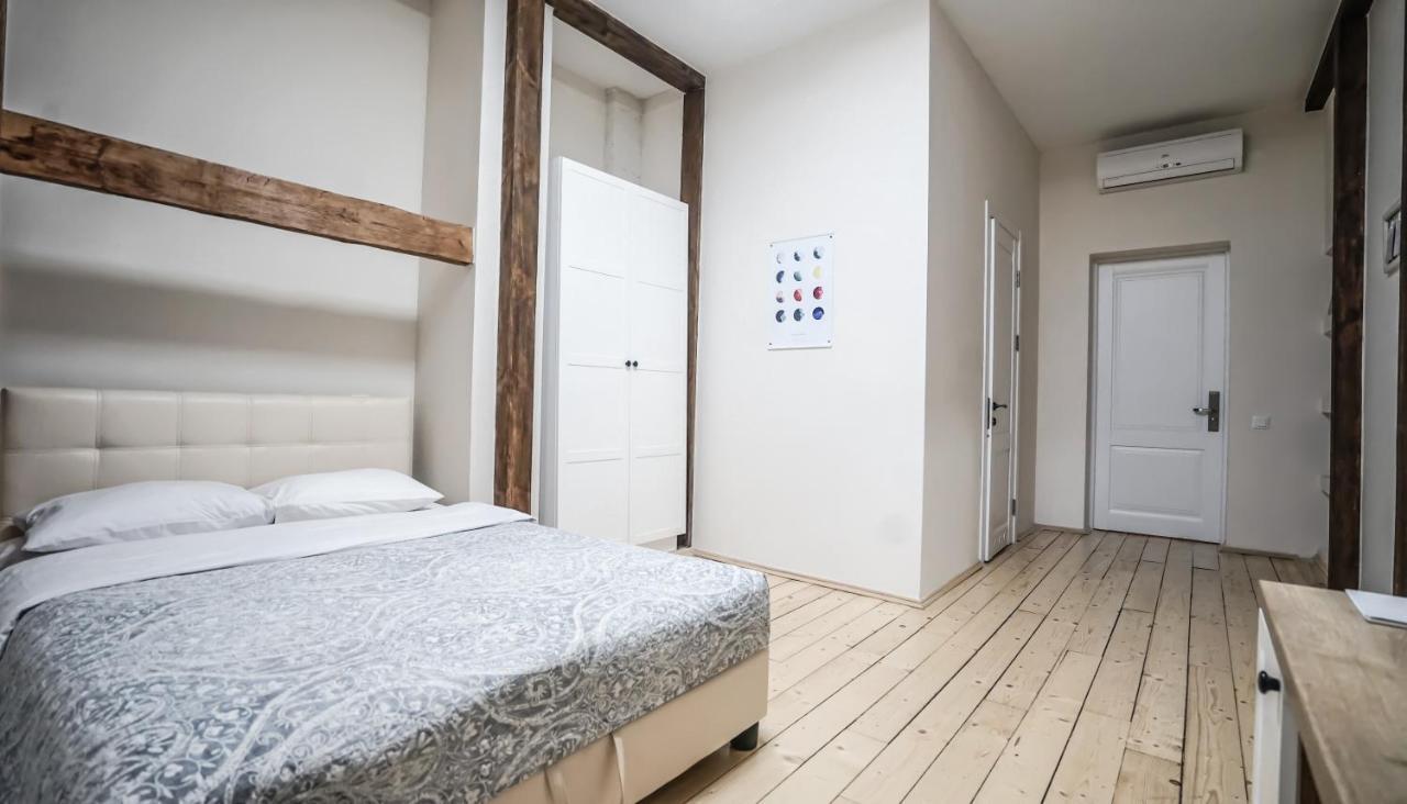 Hotel N°10 リヴィウ エクステリア 写真