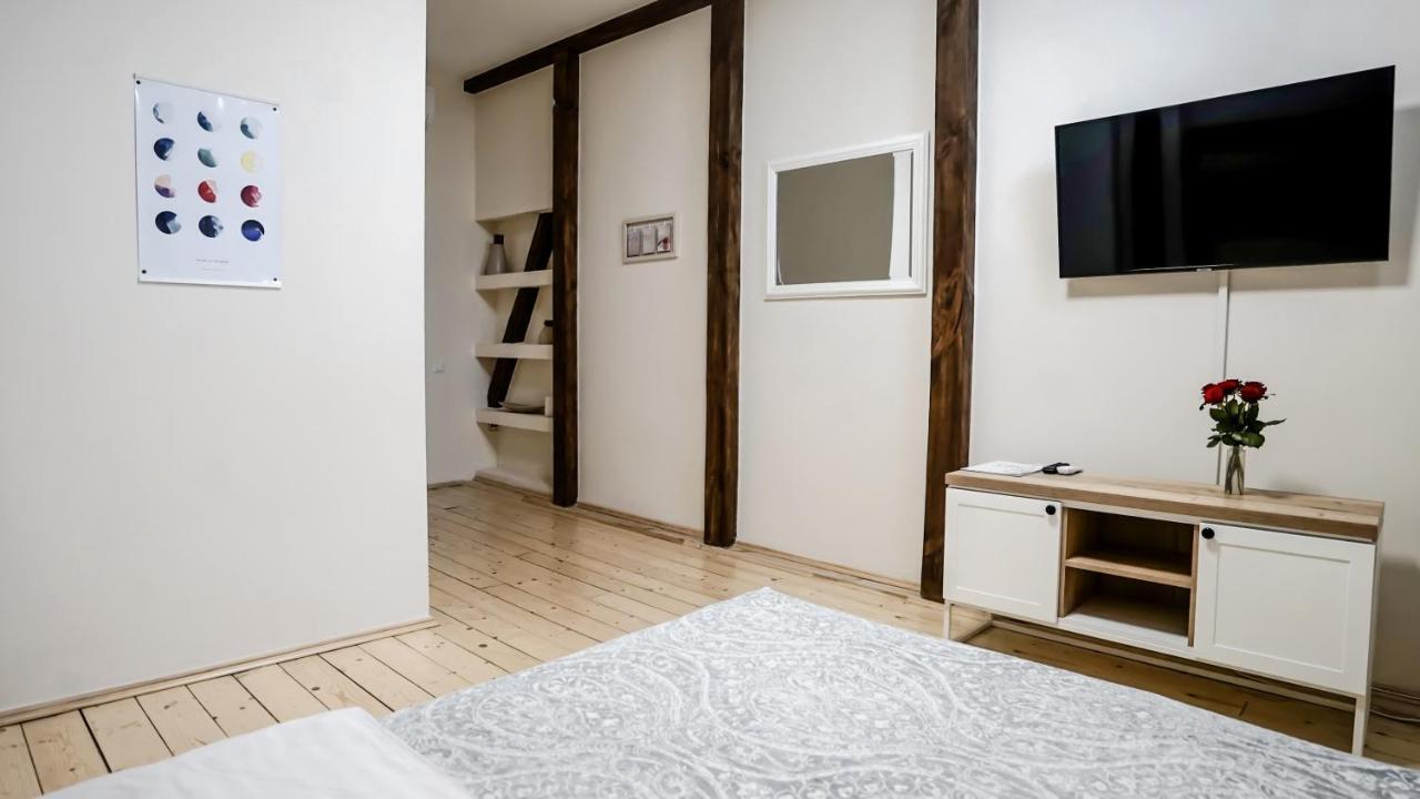 Hotel N°10 リヴィウ エクステリア 写真
